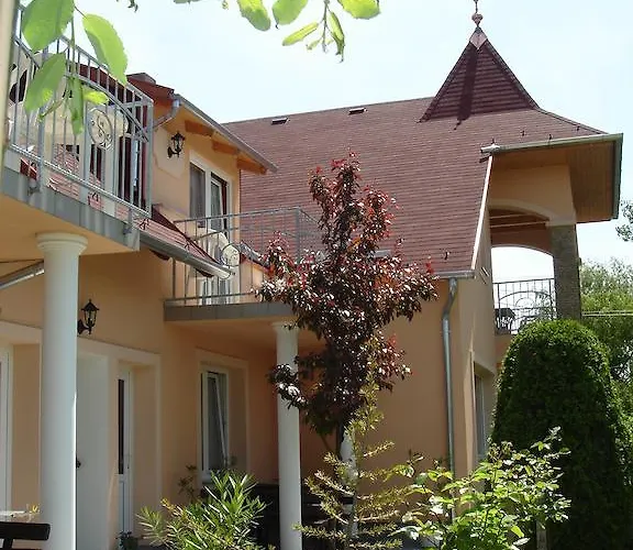 Mónika Keszthely